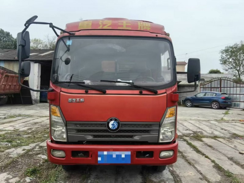 成都17年卡车系列重汽豪沃1