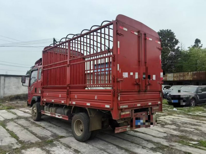 成都17年卡车系列重汽豪沃8