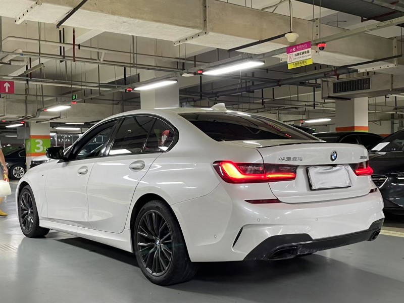 成都21年宝马3系7