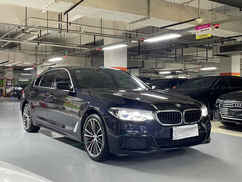 成都19年宝马5系3