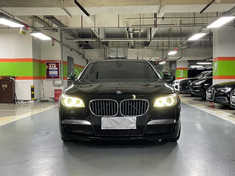 成都14年宝马7系1