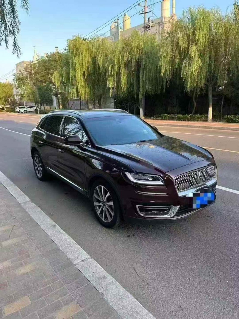 青岛19年林肯航海家3