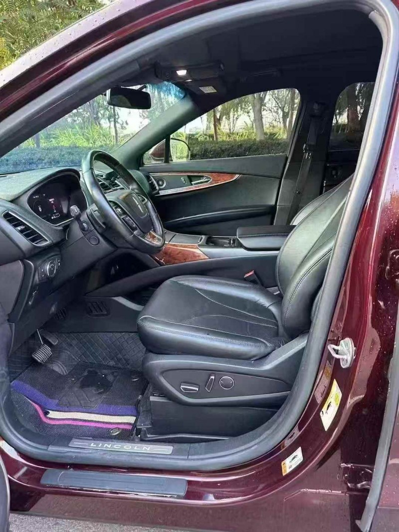 青岛19年林肯航海家5