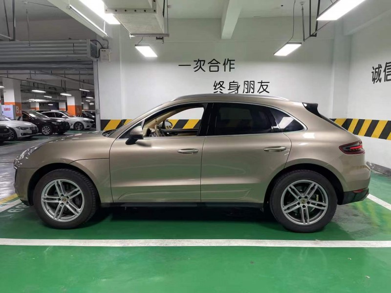 成都16年保时捷Macan8