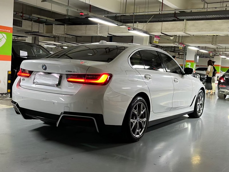 成都23年宝马i36