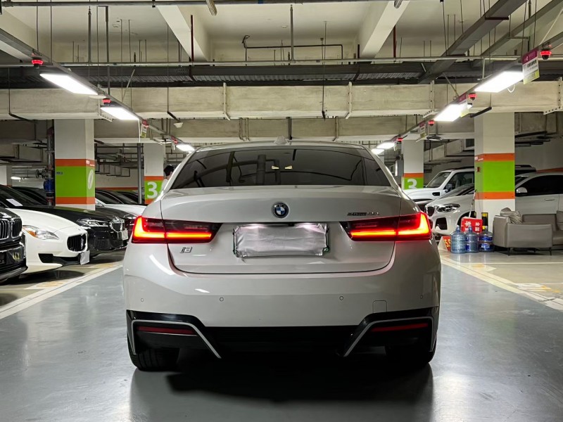 成都23年宝马i38