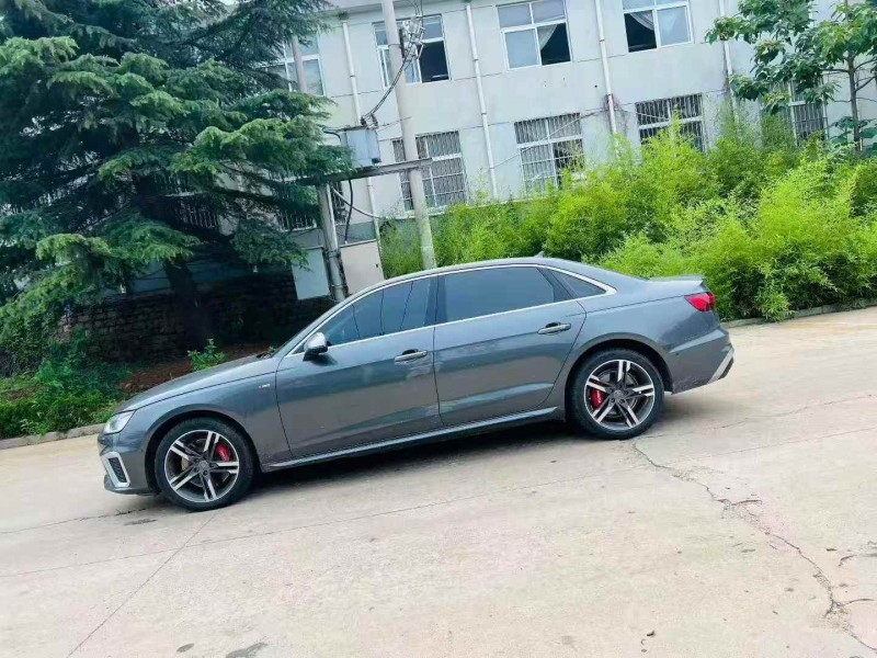 青岛22年奥迪A4L3