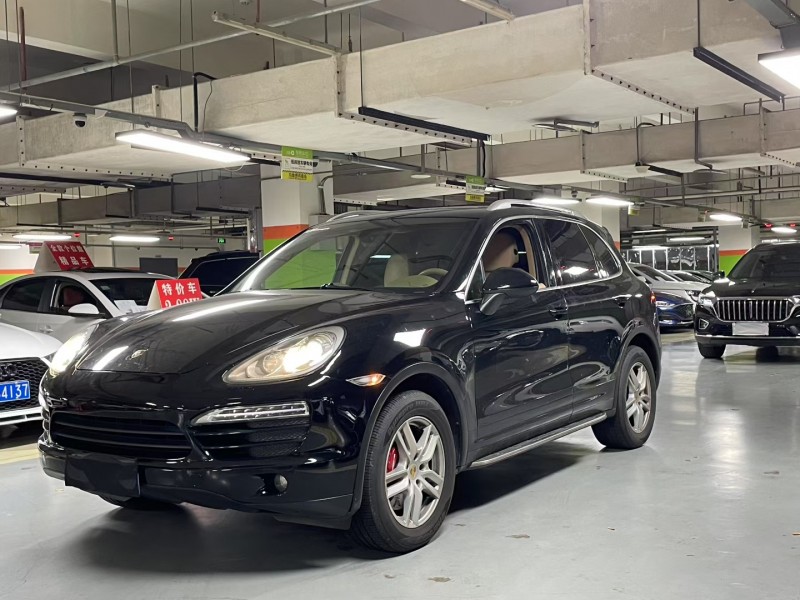 成都14年保时捷卡宴3