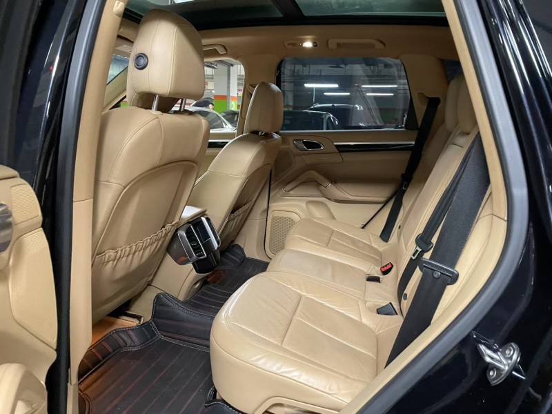 成都14年保时捷卡宴6