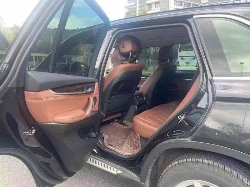 福州16年宝马X58