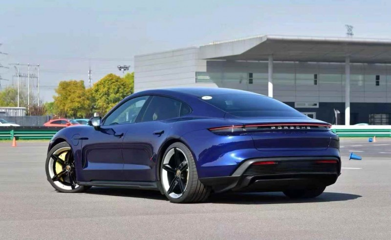 南通21年保时捷Taycan7