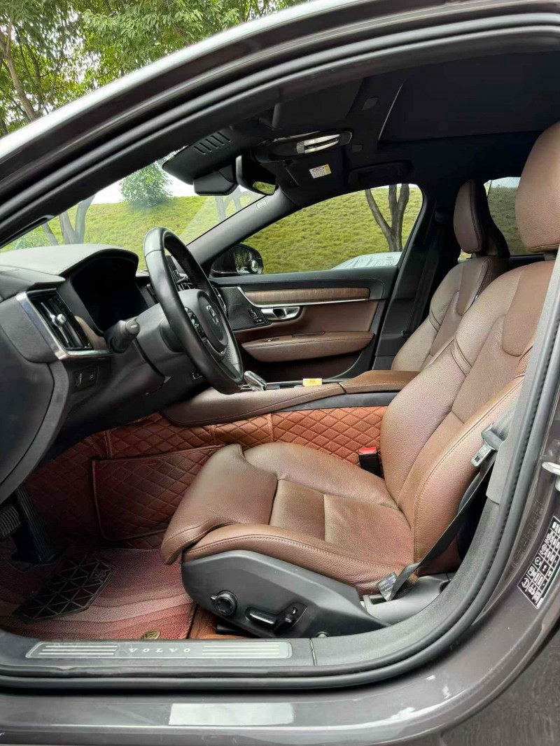 重庆21年沃尔沃S909