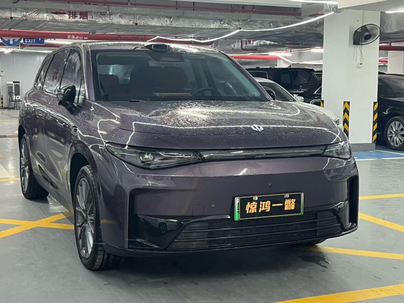 深圳25年零跑汽车C102