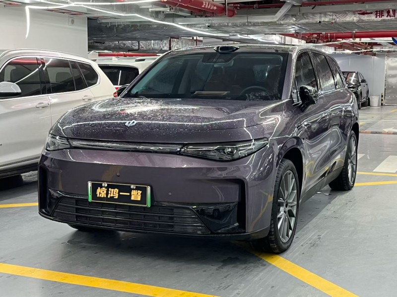 深圳25年零跑汽车C103