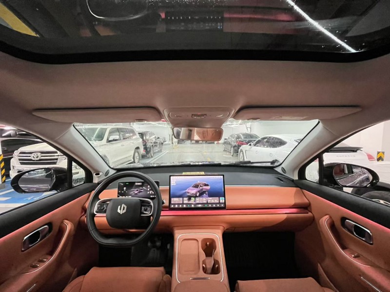 深圳25年零跑汽车C105