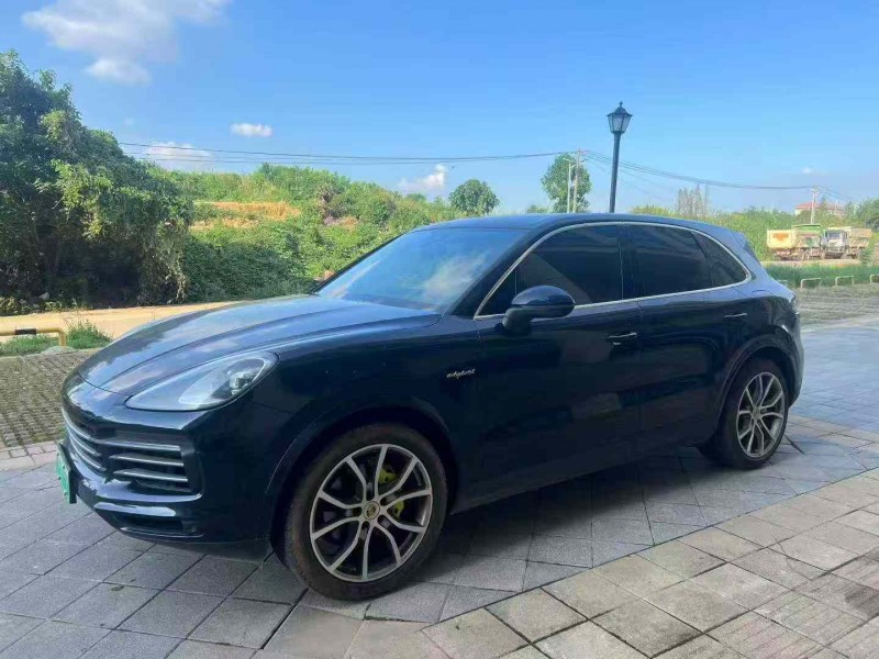 新余21年保时捷卡宴3