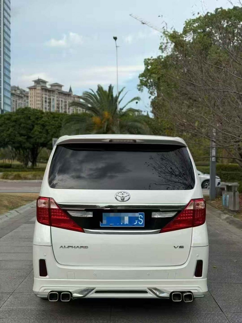 绍兴13年丰田埃尔法4