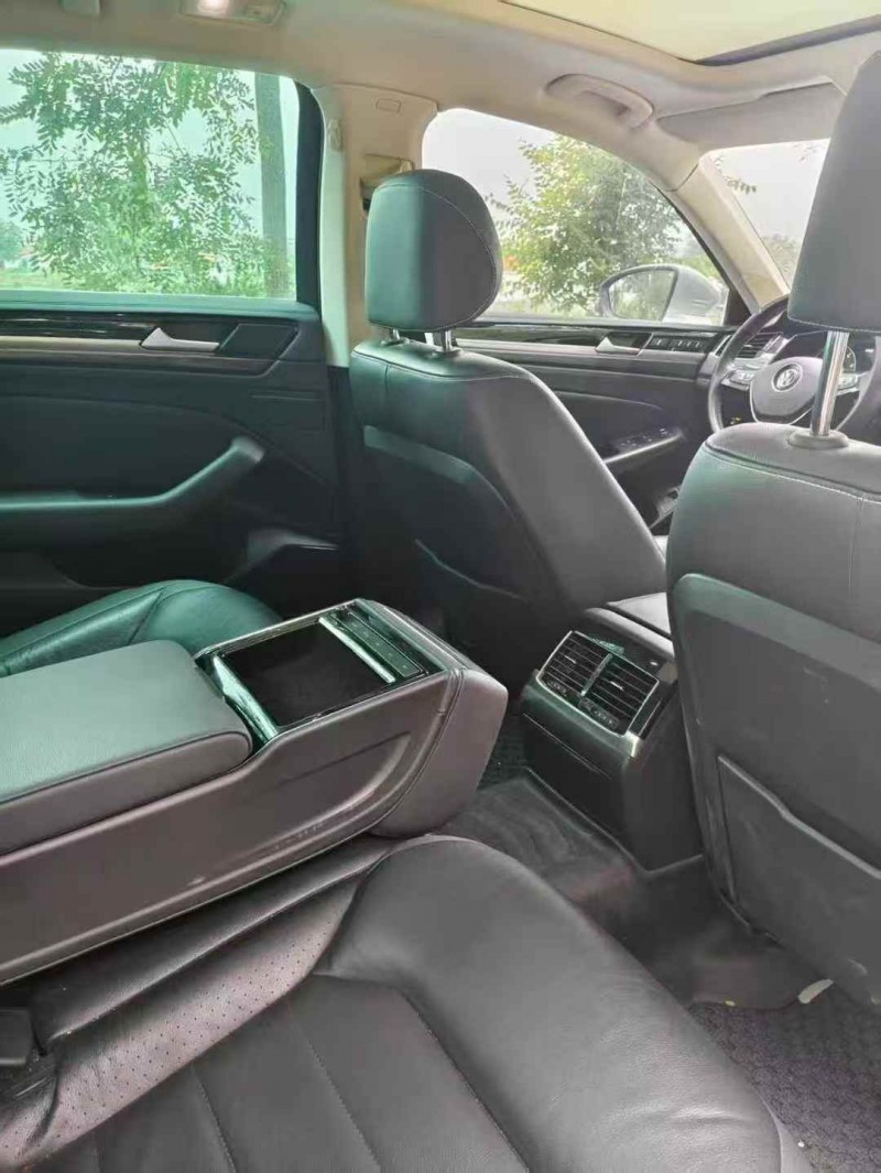 秦皇岛17年大众辉昂5