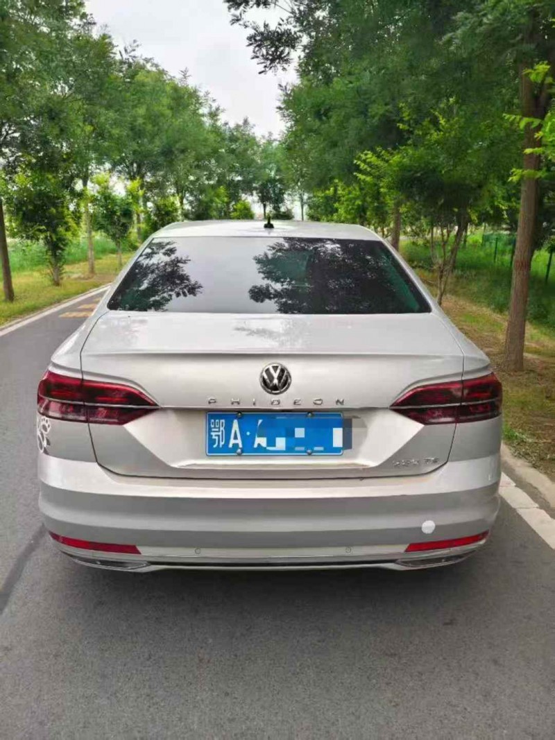 秦皇岛17年大众辉昂9