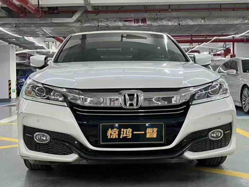 深圳17年本田雅阁1