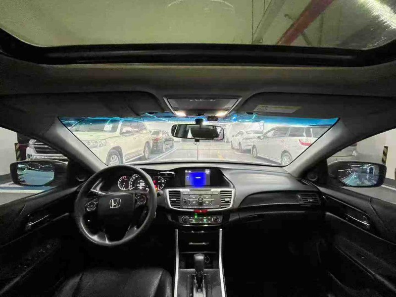 深圳17年本田雅阁5