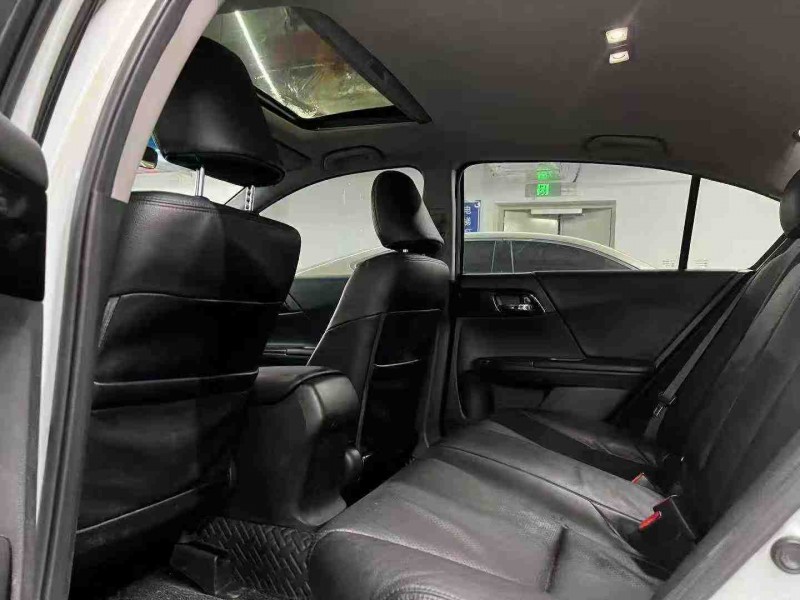 深圳17年本田雅阁6