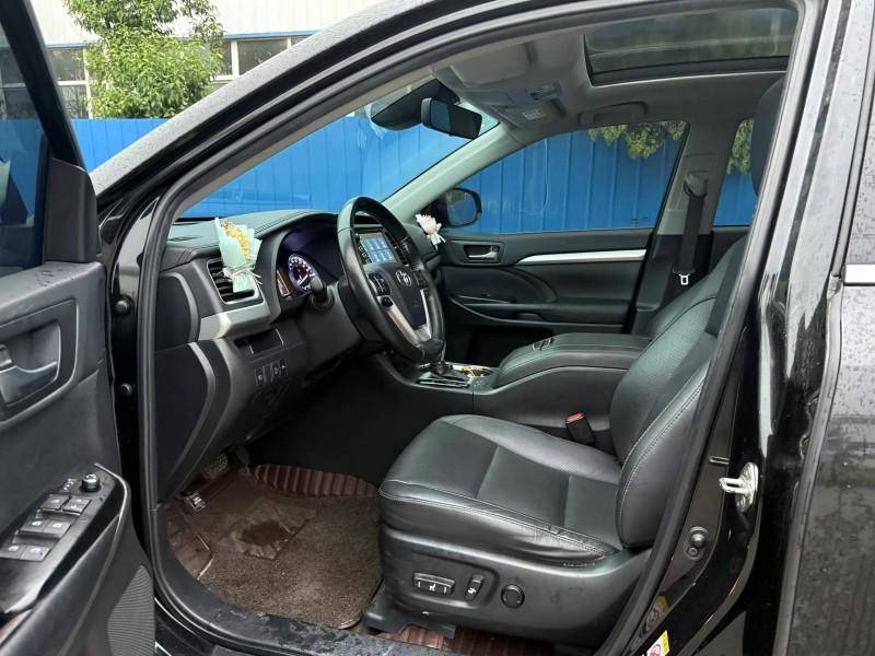 新乡19年丰田汉兰达5