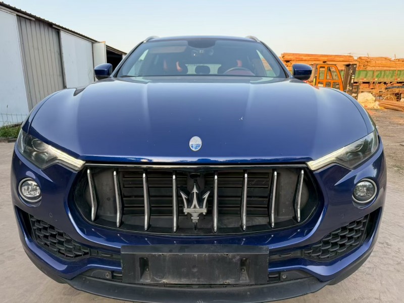 枣庄17年玛莎拉蒂Levante1