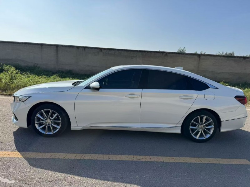 秦皇岛22年本田雅阁3