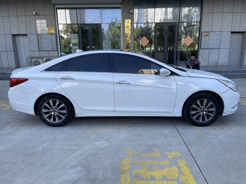 青岛14年现代索纳塔9