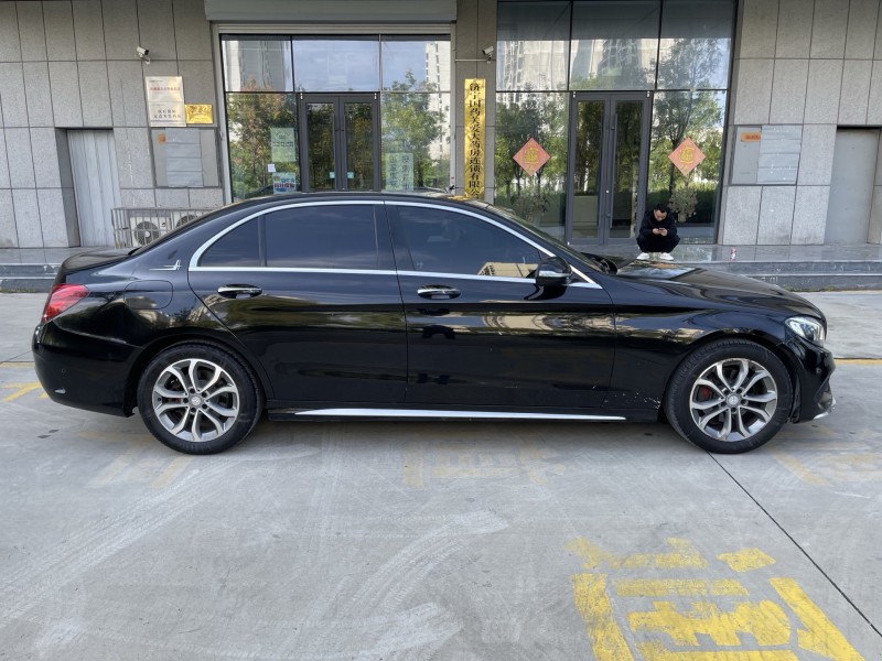 济宁16年奔驰C8