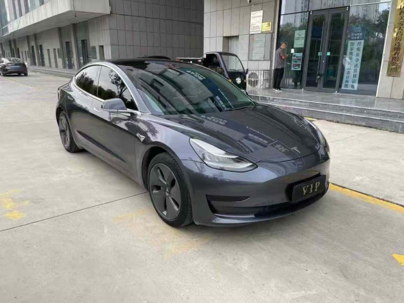 济宁20年特斯拉MODEL Y2