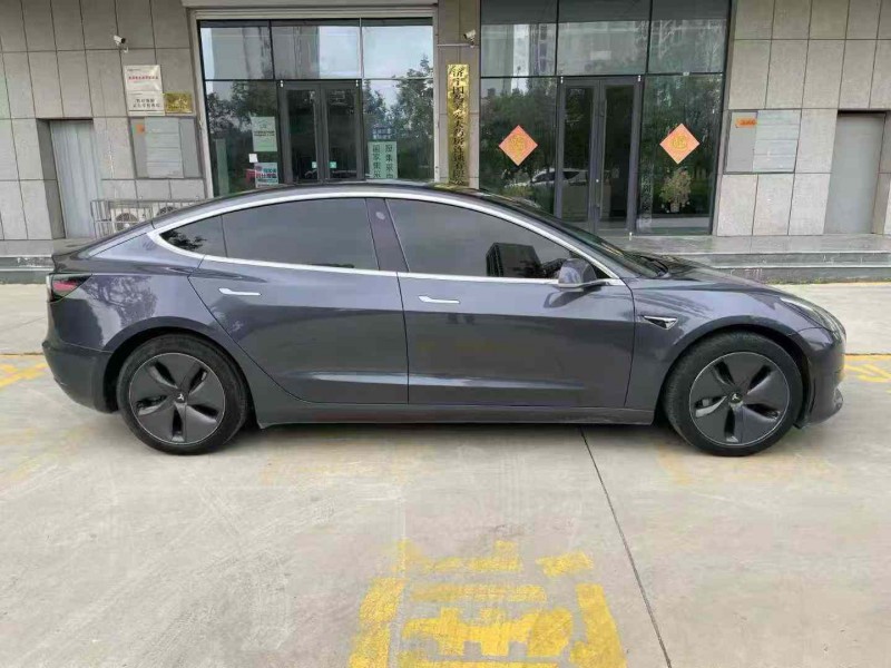 济宁20年特斯拉MODEL Y8