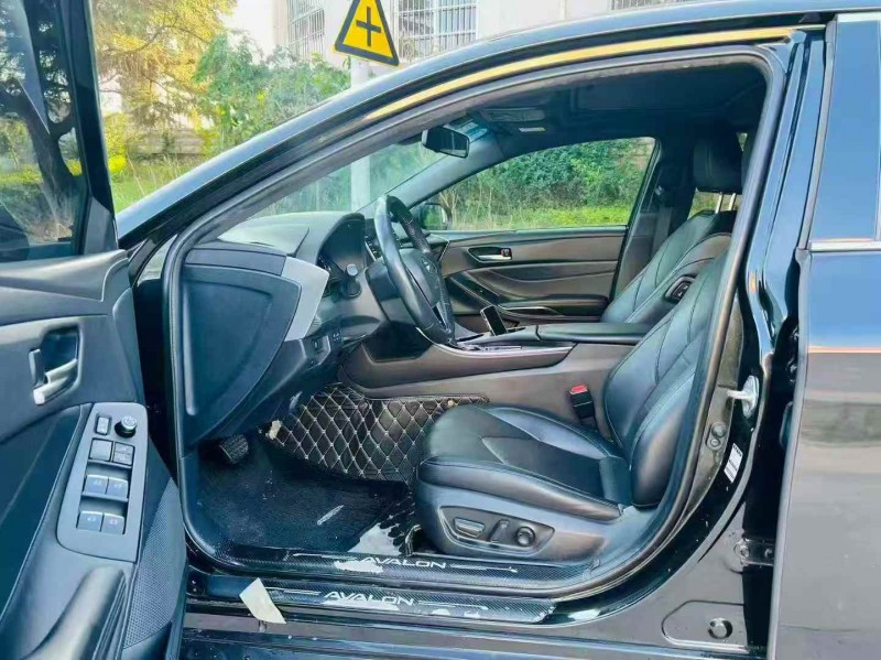 青岛19年丰田亚洲龙6