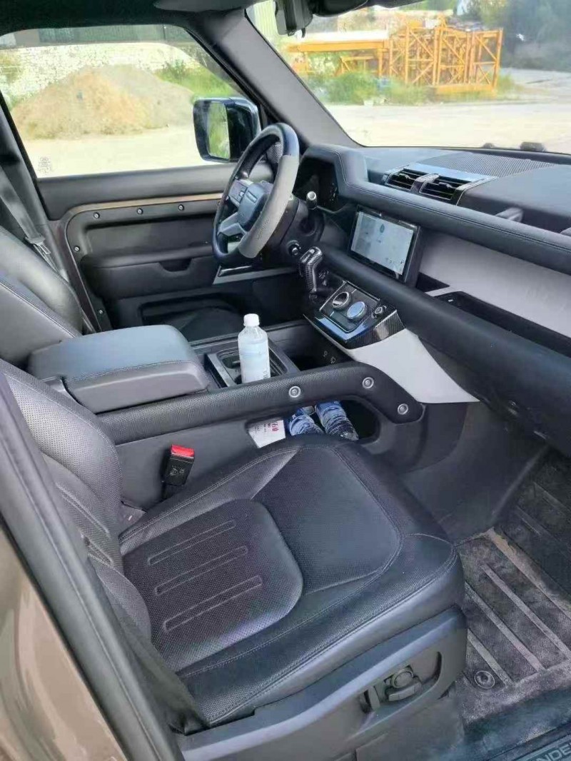 青岛21年路虎卫士5