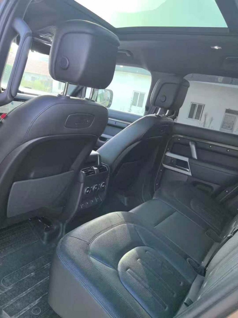 青岛21年路虎卫士6