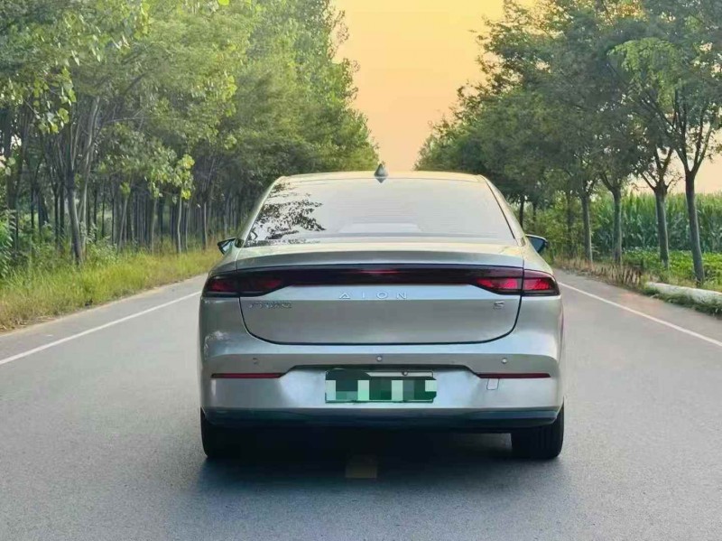 苏州23年传祺埃安S8