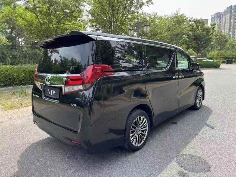 南京17年丰田埃尔法4