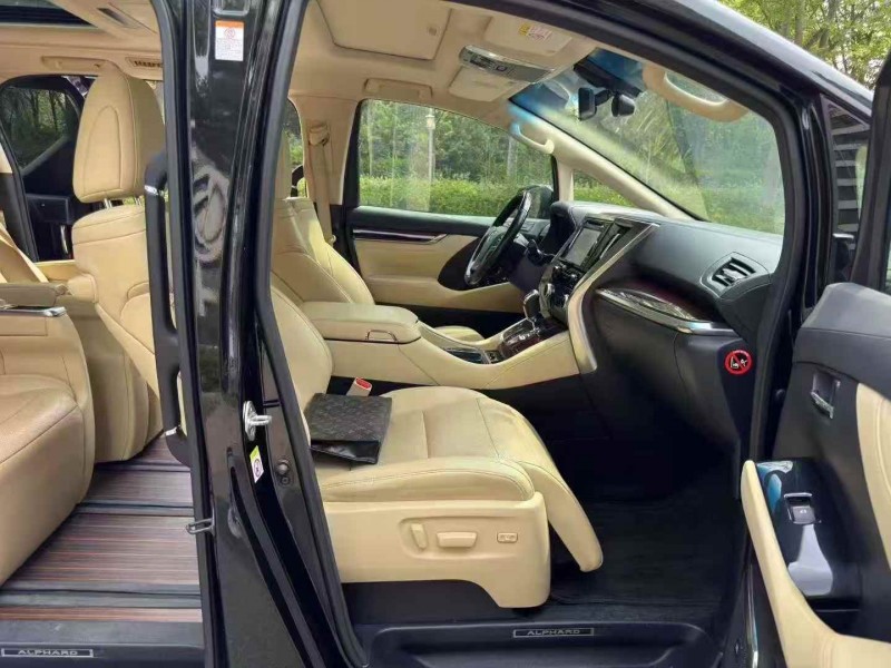 南京17年丰田埃尔法6