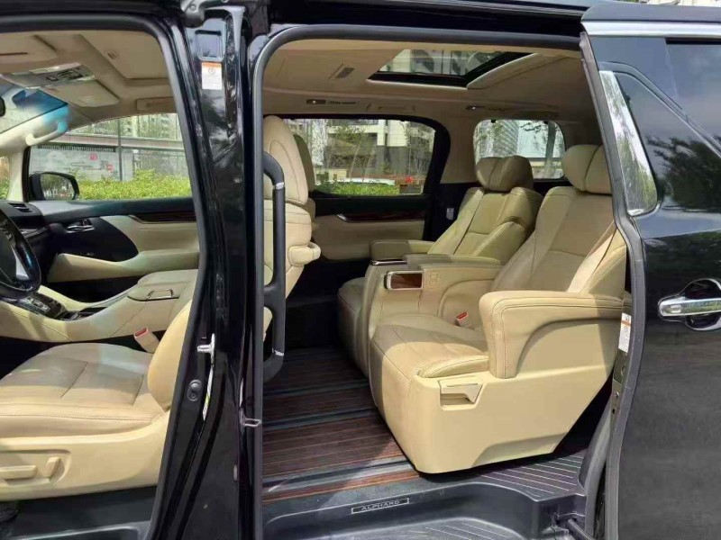 南京17年丰田埃尔法8