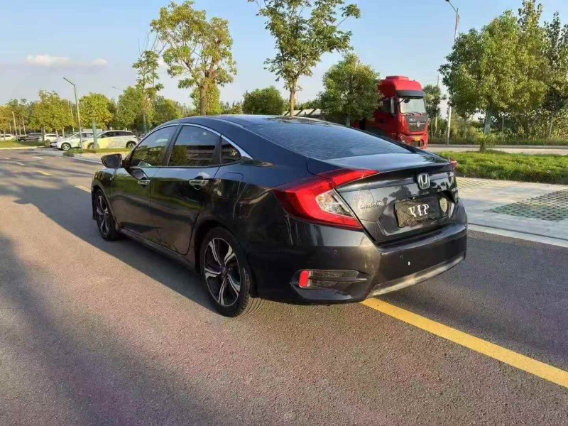 南京17年本田思域8