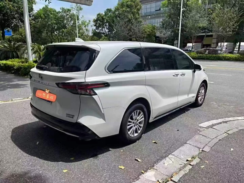 韶关22年丰田塞纳8