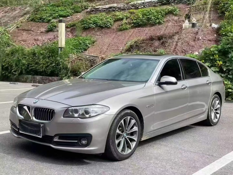 重庆16年宝马5系8