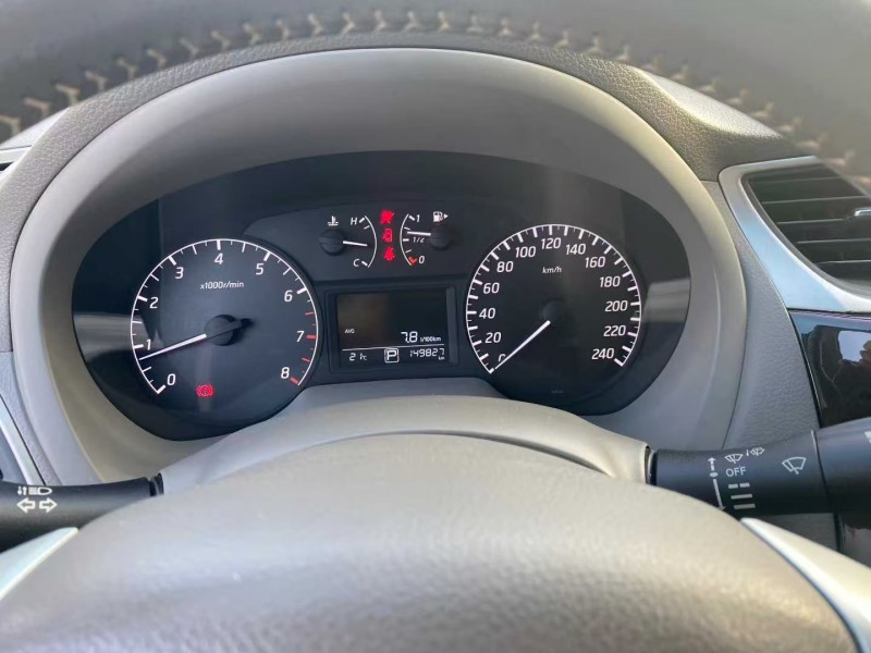 菏泽14年日产轩逸6