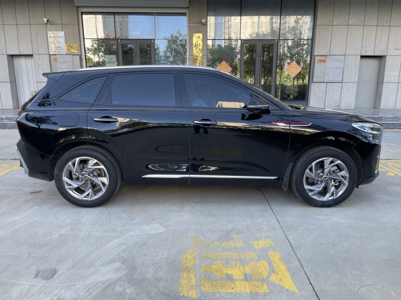 济宁23年红旗HS37