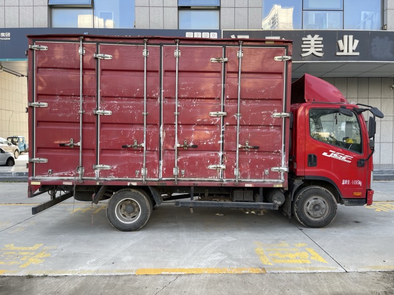 济宁21年解放箱货J67