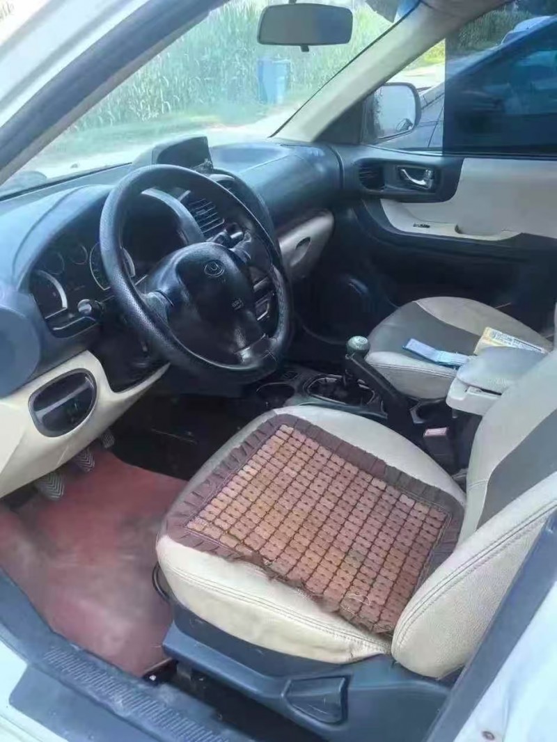 菏泽13年华泰圣达菲3