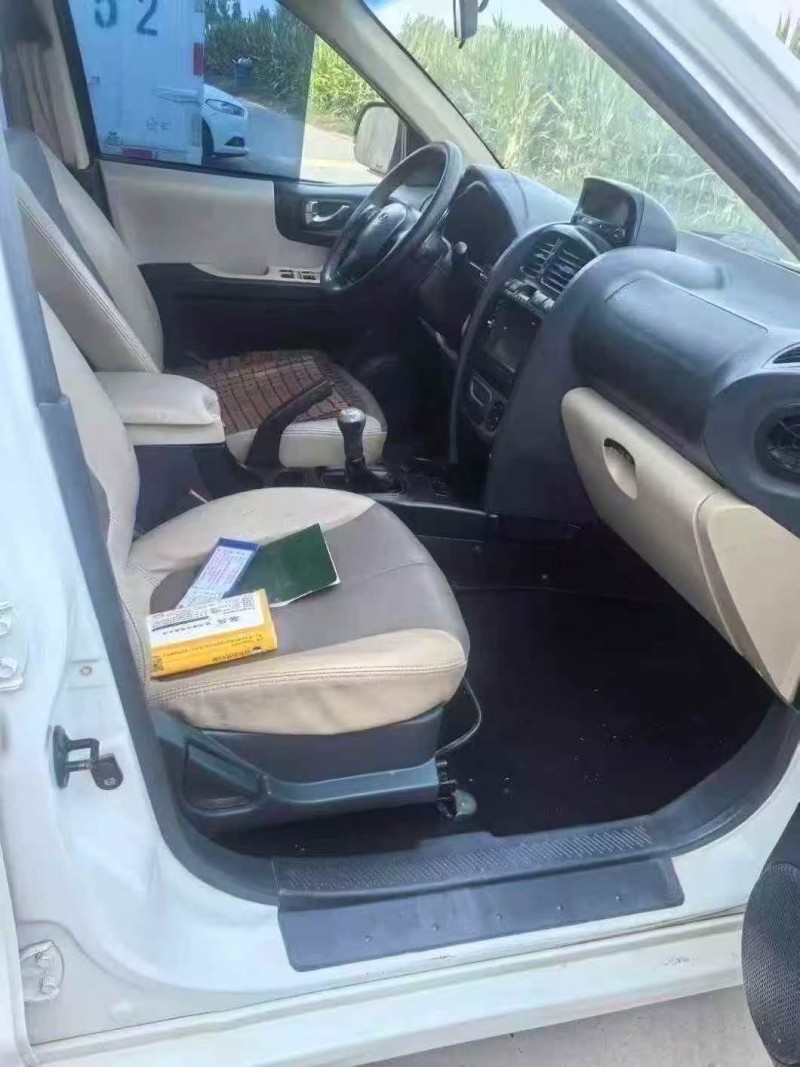 菏泽13年华泰圣达菲7