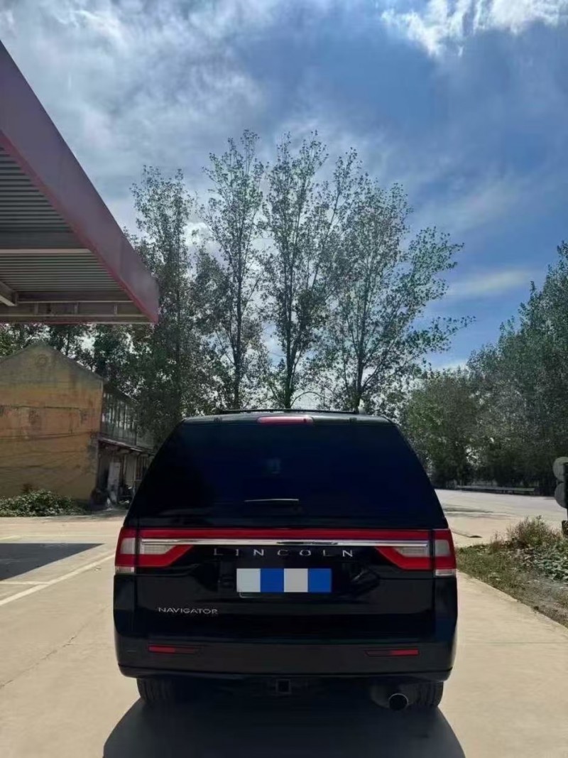 菏泽17年林肯领航员9