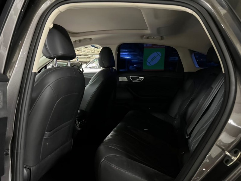 成都24年荣威D75